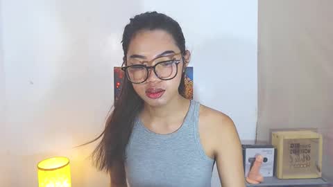 Snapshot of prettyhothugecock chatting on 22, 11, 2025 prettyhothugecock online show from 22, 11, 2025