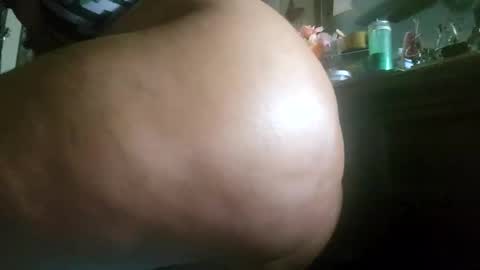 Snapshot of prettylips3 chatting on 6, 2, 2025 Mona Red online show from 6, 2, 2025