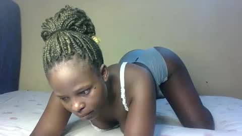 Snapshot of prettymelly_ chatting on 1, 12, 2025 Melly online show from 1, 12, 2025