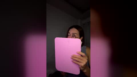Snapshot of prettymirandats chatting on 19, 5, 2026 maddyts online show from 19, 5, 2026