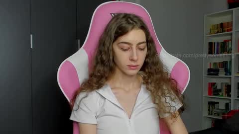 Sophie  next stream will be at Monday  i will wait you guys  online show from 18, 9, 2025