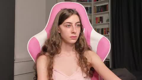Snapshot of prettysomething chatting on 27, 6, 2026 Sophie next stream will be at Monday i will wait you guys online show from 27, 6, 2026