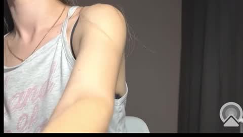 Snapshot of prettyyy_angel chatting on 26, 9, 2025 prettyyy_angel online show from 26, 9, 2025