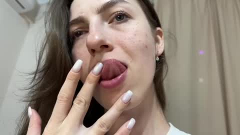 prettyyy_angel online show from 9, 5, 2026