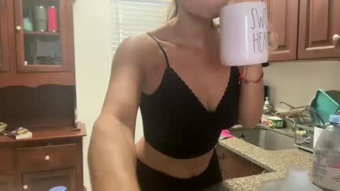 Snapshot of prettyyykittyyy22 chatting on 7, 3, 2026 prettyyykittyyy22 online show from 7, 3, 2026