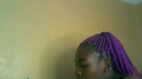 prettyzuzu online show from 28, 11, 2025