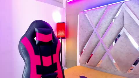 prince_arthur77 online show from 8, 11, 2025