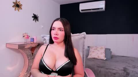 Mia online show from 3, 3, 2026