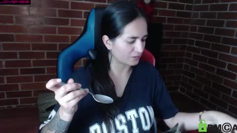 Snapshot of princesa_leia_zathur chatting on 24, 4, 2026 Leia online show from 24, 4, 2026