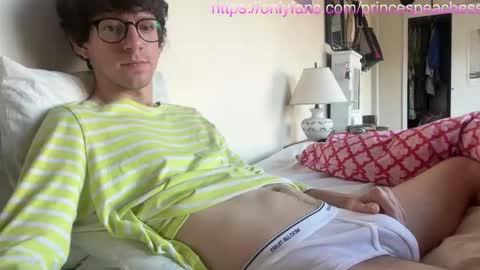 Snapshot of princespeaches chatting on 23, 10, 2025 Peaches online show from 23, 10, 2025