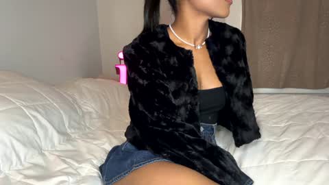 Snapshot of princessaleah chatting on 7, 12, 2024 Princess Aleah online show from 7, 12, 2024