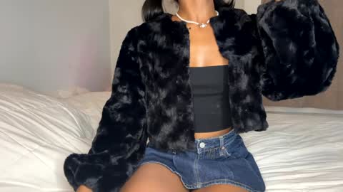 Snapshot of princessaleah chatting on 8, 12, 2024 Princess Aleah online show from 8, 12, 2024