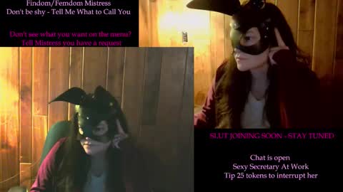 Snapshot of princessmariahswitch chatting on 3, 11, 2025 Cuckold Cravings online show from 3, 11, 2025