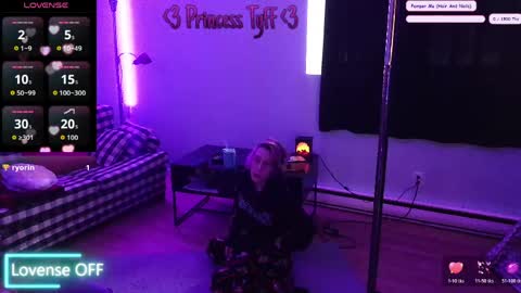 Snapshot of princesstyff chatting on 7, 4, 2026 Tyff et Blast online show from 7, 4, 2026