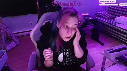 Snapshot of princesstyff chatting on 9, 4, 2026 Tyff et Blast online show from 9, 4, 2026