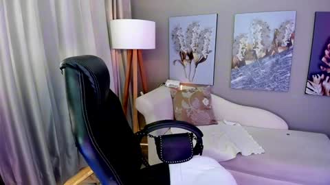 Priya Rose online show from 4, 12, 2024