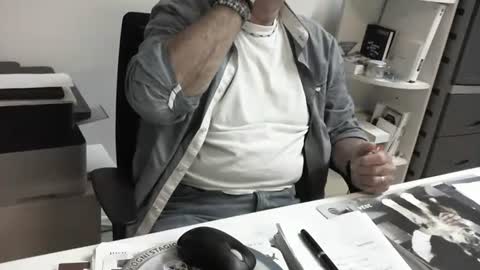 mature hairy guy online show from 18, 9, 2025