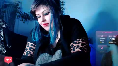 Snapshot of psychobitch69 chatting on 26, 11, 2025 OlivePsy online show from 26, 11, 2025