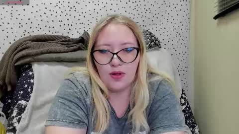 Snapshot of puffybun chatting on 1, 3, 2026 puffybun online show from 1, 3, 2026