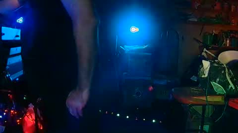 punkrunr083 online show from 8, 6, 2026