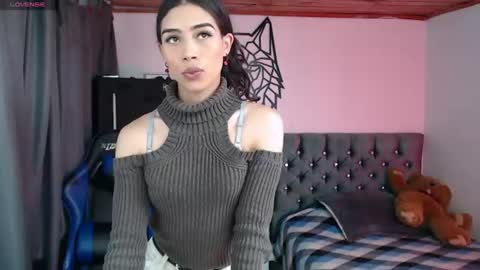 Snapshot of pupi_wolf chatting on 15, 6, 2026 Cris online show from 15, 6, 2026
