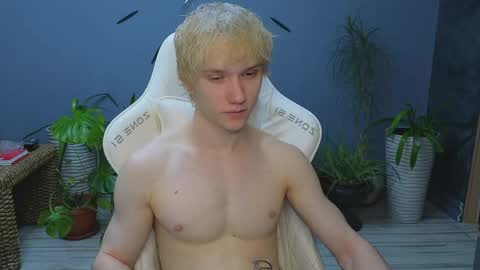Snapshot of pupsenish chatting on 19, 4, 2026 Jesse online show from 19, 4, 2026