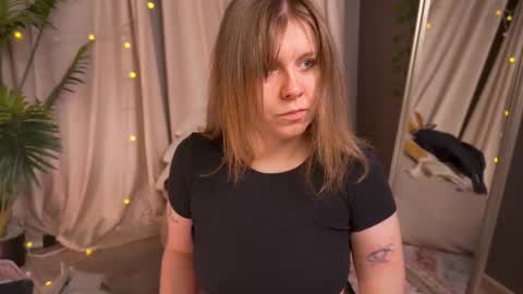 constant schedule Wednesday  Friday  Saturday  Sunday  The Rosemarie online show from 7, 2, 2026