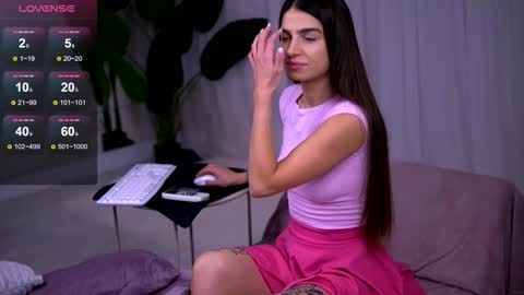 Snapshot of pureellie chatting on 14, 9, 2025 Emily online show from 14, 9, 2025