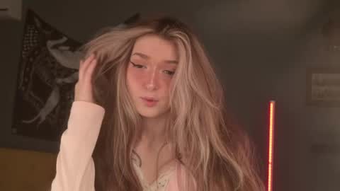 Bella online show from 19, 4, 2026