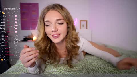 Snapshot of purple_baby chatting on 12, 1, 2025 Sasha  wait you here 6 of November. will celebrate my B- day online show from 12, 1, 2025