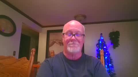 Snapshot of pussylover1365 chatting on 12, 2, 2025 pussylover1365 online show from 12, 2, 2025