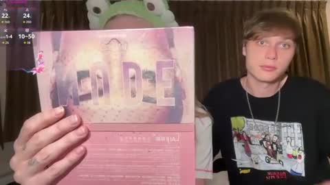Snapshot of pussymoneywet chatting on 18, 6, 2026 Lina online show from 18, 6, 2026