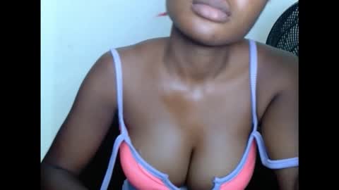 pussyxwetx online show from 19, 11, 2025