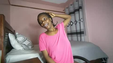 Snapshot of q_pretty chatting on 18, 9, 2025 Ivy a little girl full of dreams....be my best online show from 18, 9, 2025