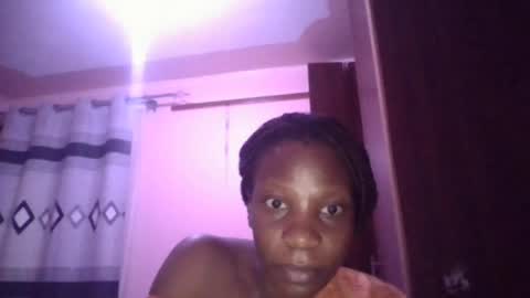 Snapshot of q_pretty chatting on 23, 7, 2026 Ivy a little girl full of dreams....be my best online show from 23, 7, 2026