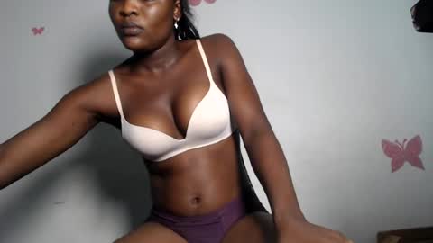 Snapshot of queeen_scarlet chatting on 10, 7, 2026 Scarlet online show from 10, 7, 2026