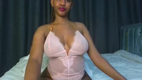 Snapshot of queen321850 chatting on 8, 4, 2026 queen321850 online show from 8, 4, 2026