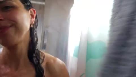 Snapshot of queen899999 chatting on 29, 6, 2026 HI IM SWEET Privates are OPEN online show from 29, 6, 2026