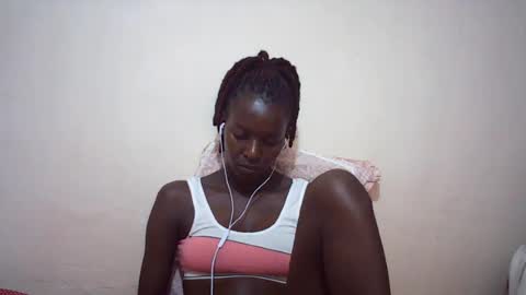 Snapshot of queen_0012 chatting on 13, 7, 2026 asher online show from 13, 7, 2026