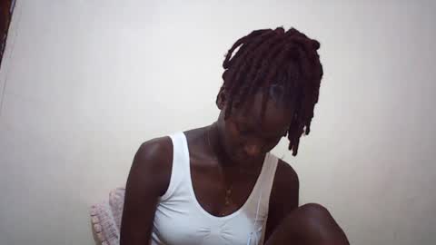Snapshot of queen_0012 chatting on 22, 7, 2026 asher online show from 22, 7, 2026