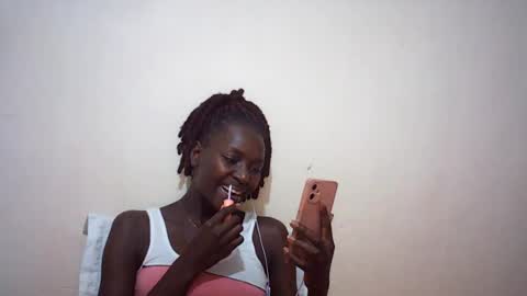 Snapshot of queen_0012 chatting on 28, 7, 2026 asher online show from 28, 7, 2026