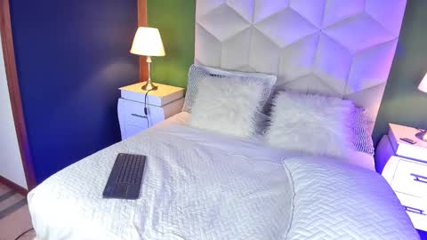 Snapshot of queen__violet chatting on 21, 2, 2025 Queen Violet online show from 21, 2, 2025