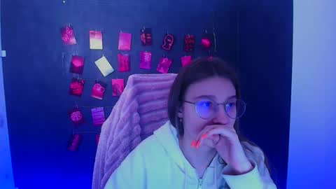 Snapshot of queen_amelie chatting on 25, 2, 2026 Amelie online show from 25, 2, 2026