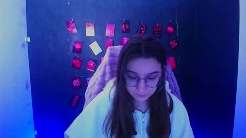 Snapshot of queen_amelie chatting on 26, 2, 2026 Amelie online show from 26, 2, 2026