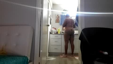 Snapshot of queen_anita chatting on 25, 6, 2026 QnAnitaDix online show from 25, 6, 2026