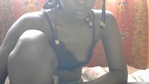 Snapshot of queen_banice chatting on 24, 10, 2025 queen_banice online show from 24, 10, 2025