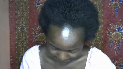 Snapshot of queen_banice chatting on 27, 10, 2025 queen_banice online show from 27, 10, 2025