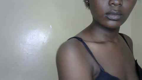 Snapshot of queen_banice chatting on 6, 11, 2025 queen_banice online show from 6, 11, 2025