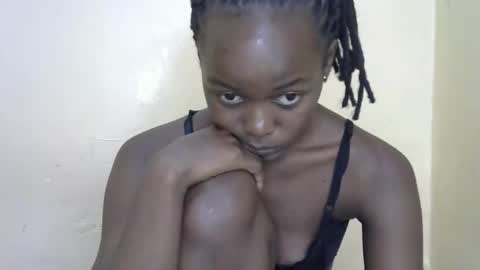 Snapshot of queen_banice chatting on 16, 11, 2025 queen_banice online show from 16, 11, 2025