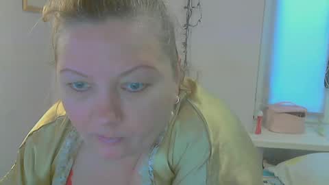 queen_jane8 online show from 9, 1, 2025
